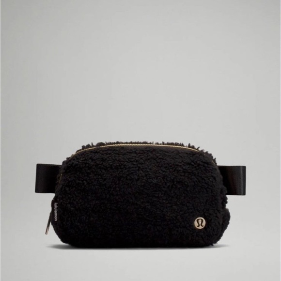 lululemon athletica Handbags - Lululemon Everywhere Belt Bag